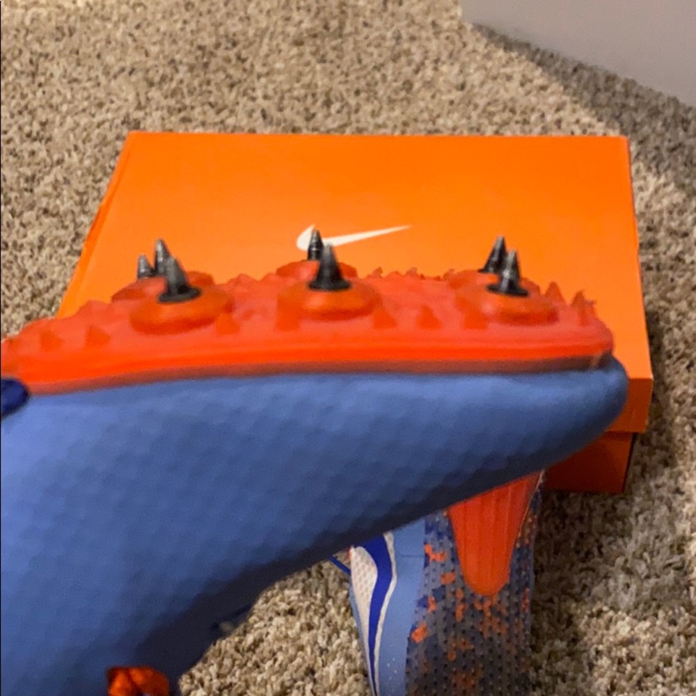 Nike Racing Shoes - Picture 3 of 6